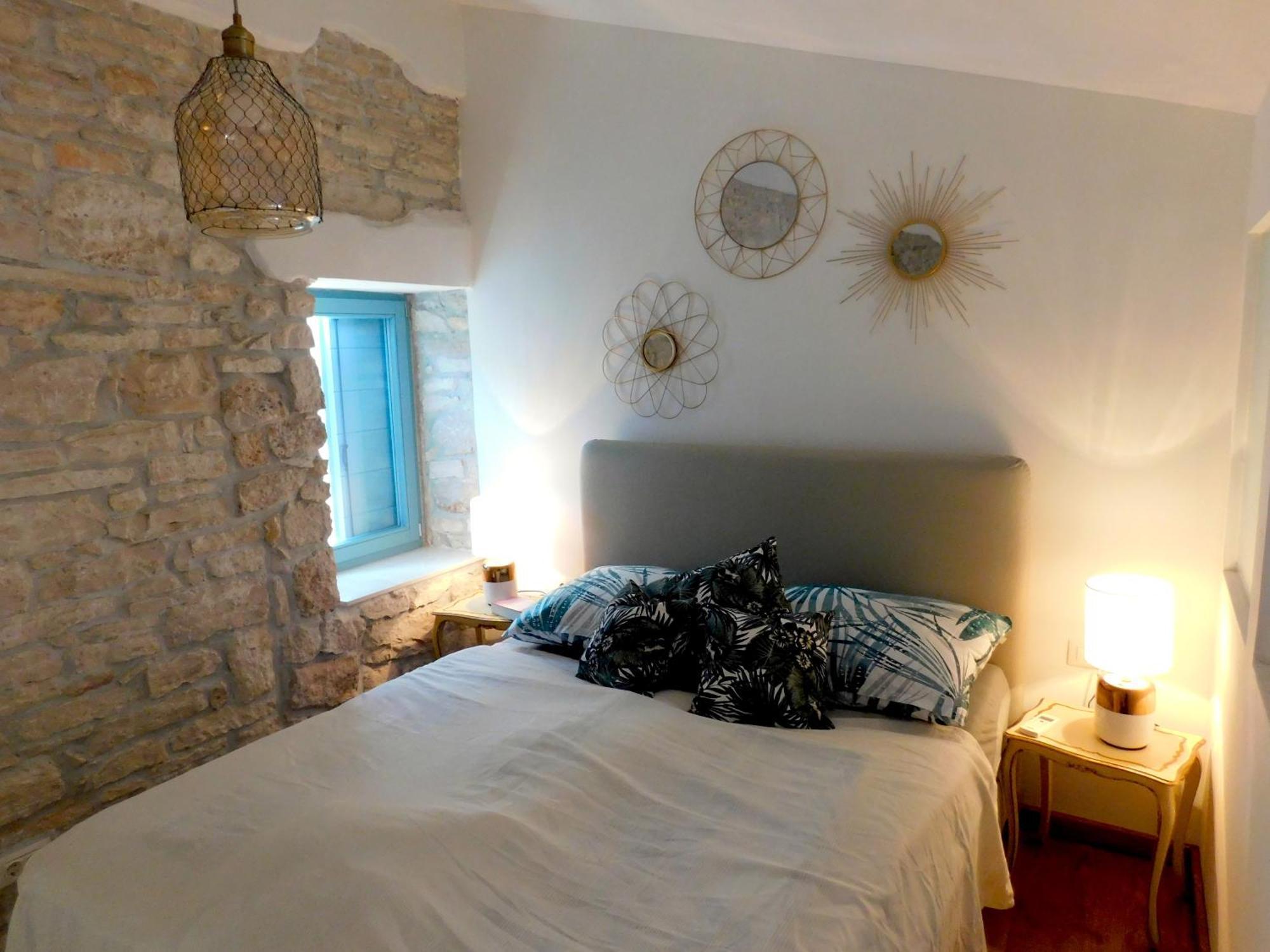 Bezauberndes Steinhaus Mit Garten In Der Altstadt Von Rovinj Eksteriør bilde