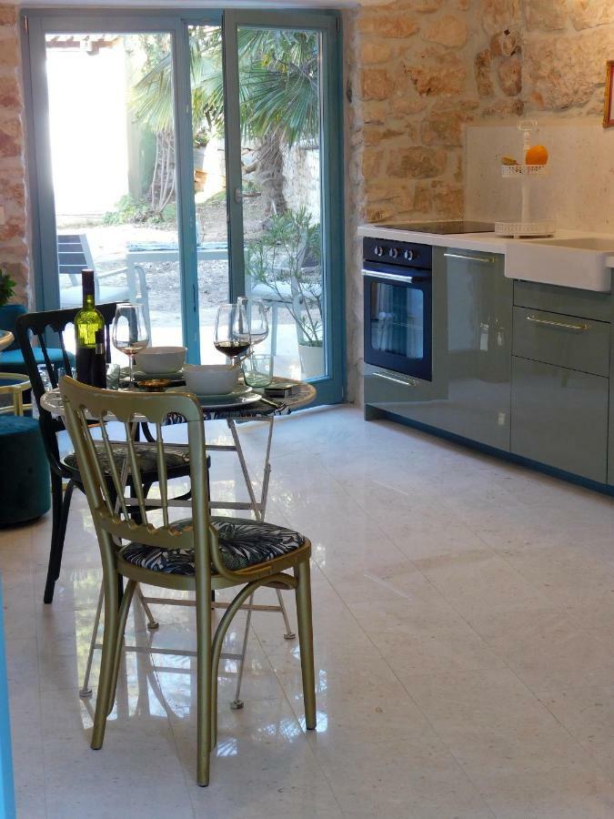 Bezauberndes Steinhaus Mit Garten In Der Altstadt Von Rovinj Eksteriør bilde