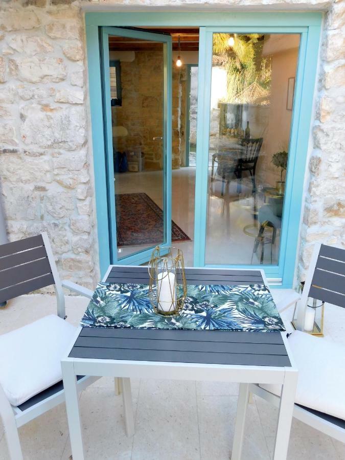 Bezauberndes Steinhaus Mit Garten In Der Altstadt Von Rovinj Eksteriør bilde